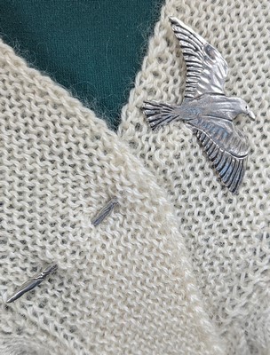 Raven shawl stick
